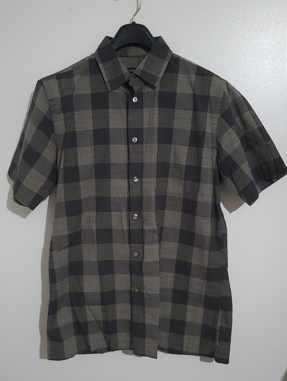 Van Heusen Plaid Short Sleeve Shirt Size S